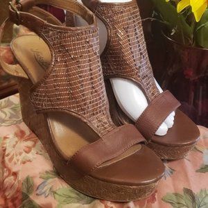 Lucky Brand Platform Sandals